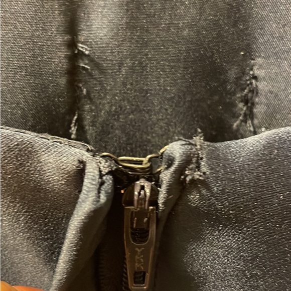 Women’s/Junior’s Formal Ballgown - Picture 4 of 6